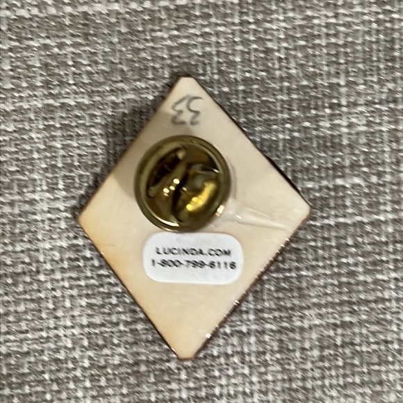 Vintage House Pins by Lucinda Houses with Heart - Picture 2 of 2